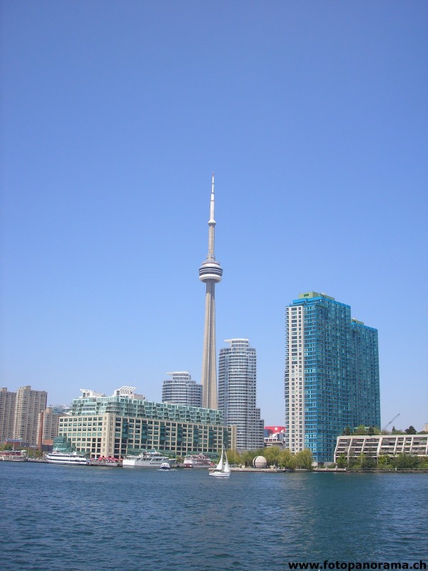 Toronto, CN Tower view from the harbour